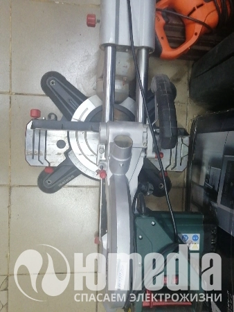 Дисковая пила торцовочная/угловая (Ø диска от 300  Metabo KGS 305M