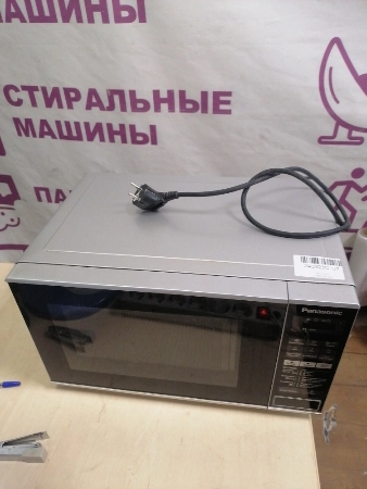 При работе трещит