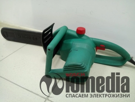 Не включается, течёт масло.