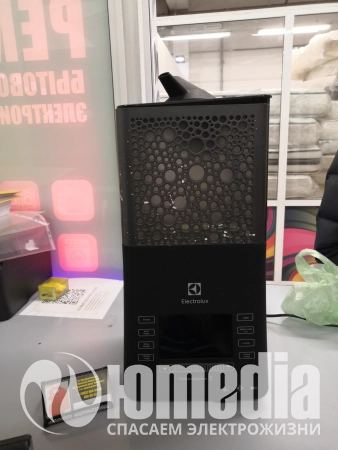 Увлажнитель воздуха (премиум) Electrolux EHU-3810D