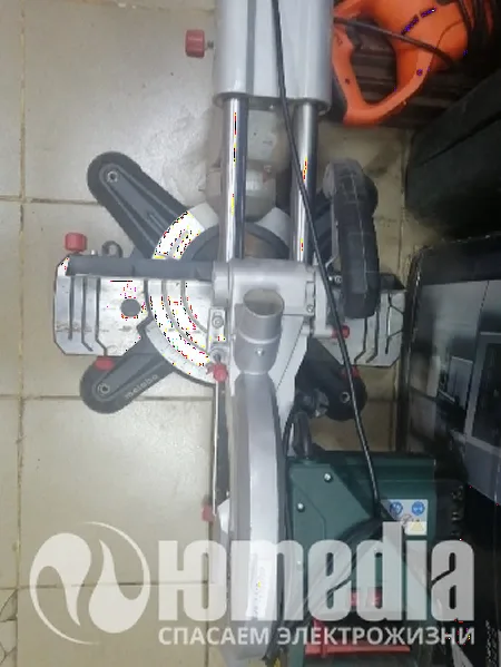 Дисковая пила торцовочная/угловая (Ø диска от 300  Metabo KGS 305M