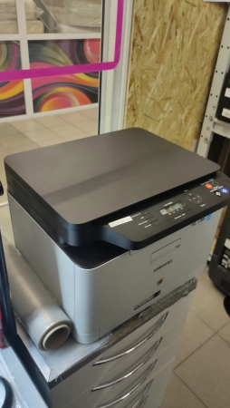 МФУ лазерный цветной Samsung CLX-3305W