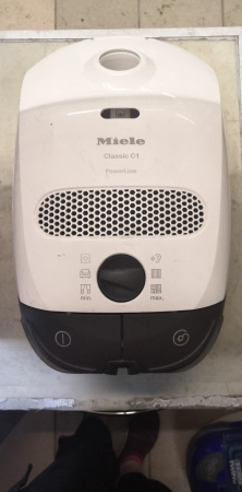 Пылесос (премиум) Miele SBAD0