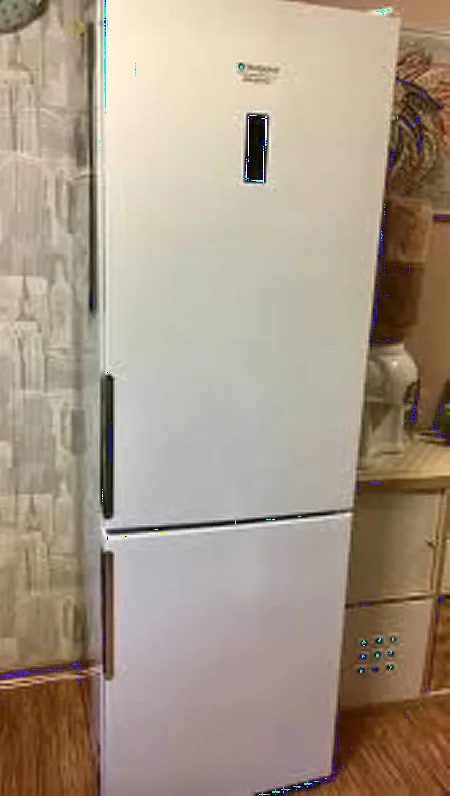 Ремонт холодильников Hotpoint-Ariston ---