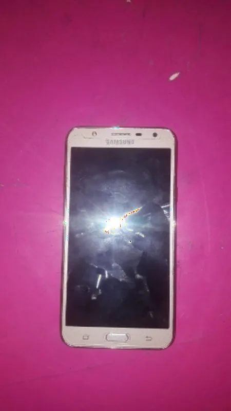 Ремонт сотового телефона Samsung J7
