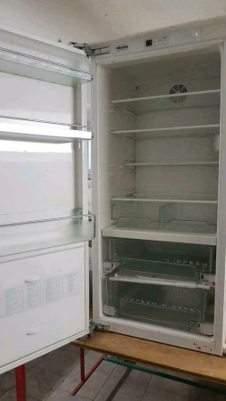 Ремонт холодильников Miele ---