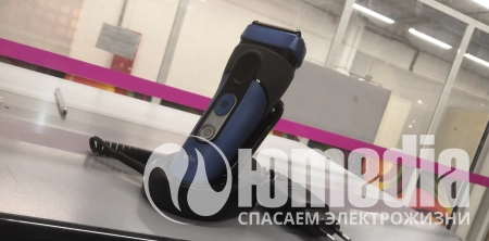 Попала вода, не включается.