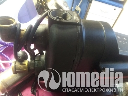 со слов клиента маленький напор и не выключается