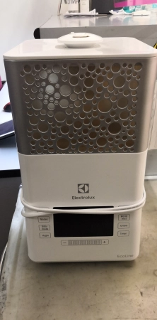 Увлажнитель воздуха (премиум) Electrolux EHU-3715D