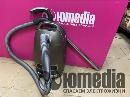 Пылесос (премиум) Miele S8730
