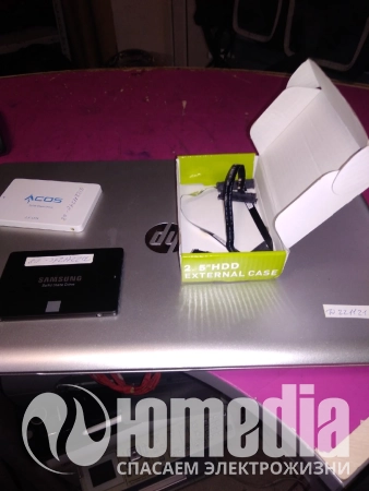 Самостоятельно меняли кулер при сборке шлейa HDD
отломали