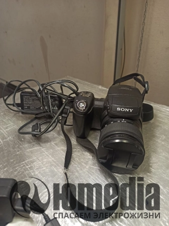 Фотоаппарат цифровой свыше 7 МП Sony DSC-R1