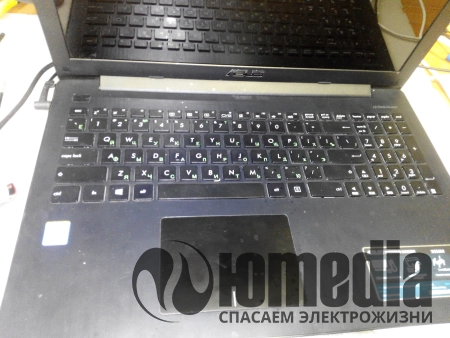 Тормозит