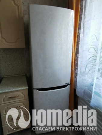 Бытовой холодильник LG ---