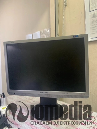 LCD монитор 20