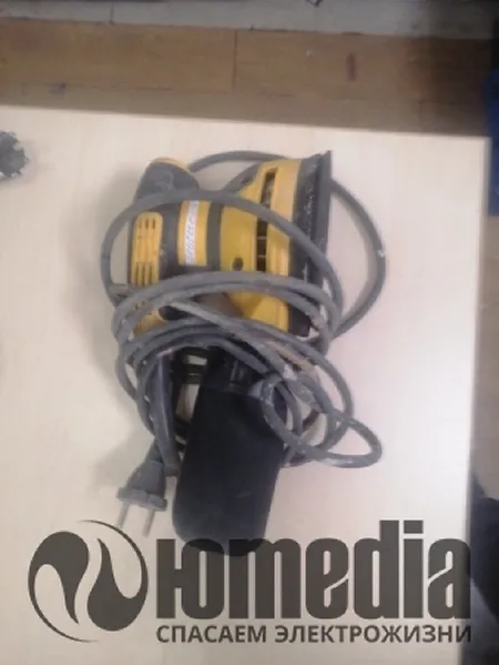 Ремонт шлифмашинок DeWALT ---