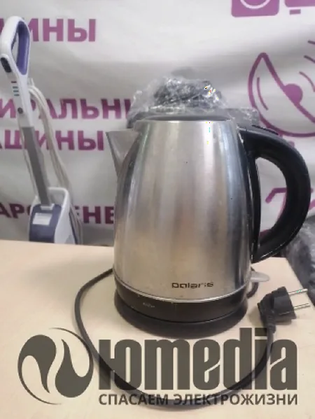 Протекает снизу