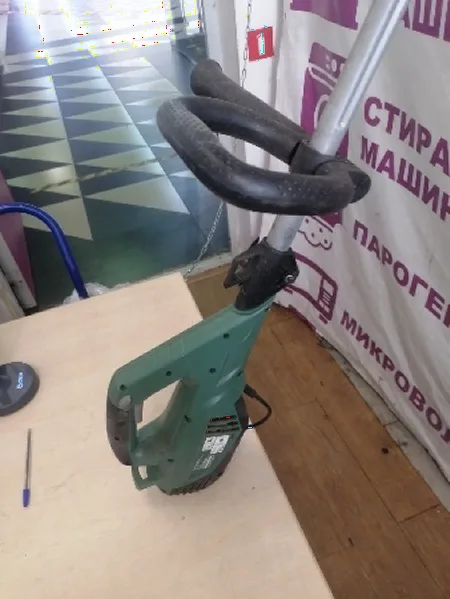 Некоторое время работает и глохнет