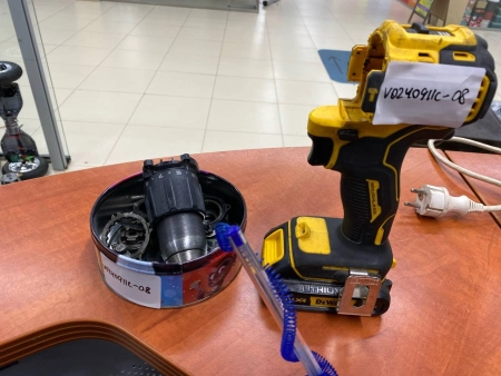 Ремонт шуруповертов DeWALT dcd709