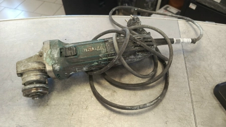 Ремонт болгарки Makita --