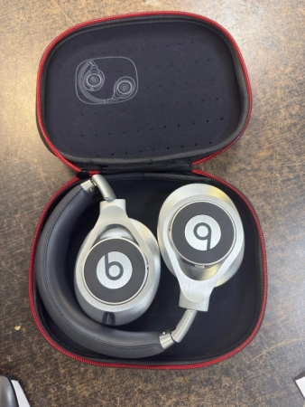 Ремонт наушников Beats --