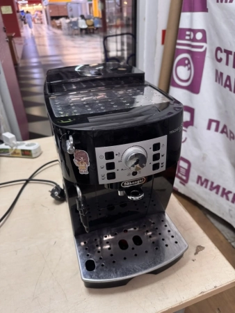 долгое время горел индикатор очистки, после чистки кофе горчило  
во время очистки воды шла только из капучинатор, заварной  блок стоит не ровно, не шевелится