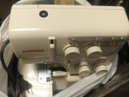 Ремонт оверлоков Janome Janome