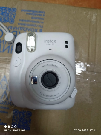Полароид Instax Mini 11