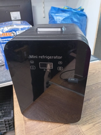 Ремонт бьюти холодильников Noname mini refregirator