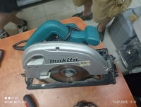 Makita 5704r