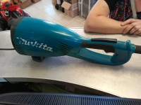 Makita Um4030