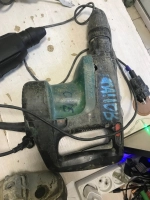 Makita Hr4001c