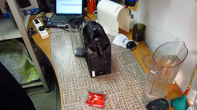 Течет вода из капсульной кофемашины Krups DOLCE GUSTO