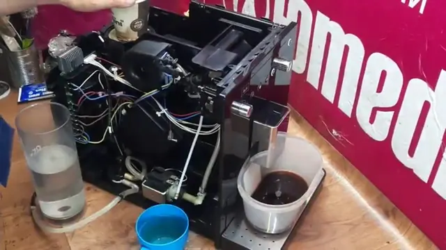 Протекает кофемашина Melitta Caffeo Bistro — Вода течёт на стол — Замена дренажного клапана
