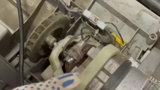 Ремонт газонокосилки LUX-TOOLS E-VL-1800-36A — Шумит газонокосилка