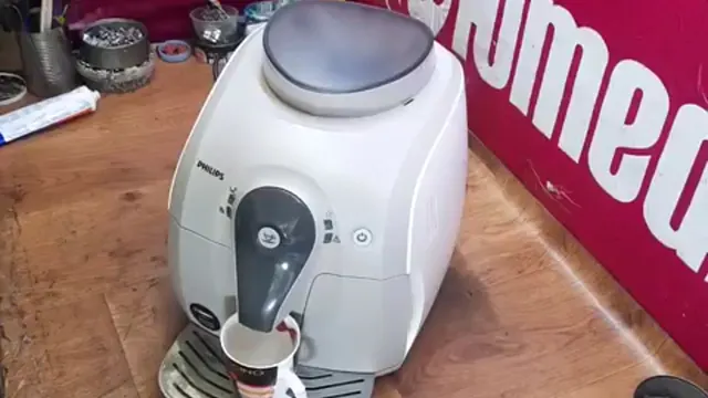Кофемашина Philips — Постоянно мигает восклицательный знак