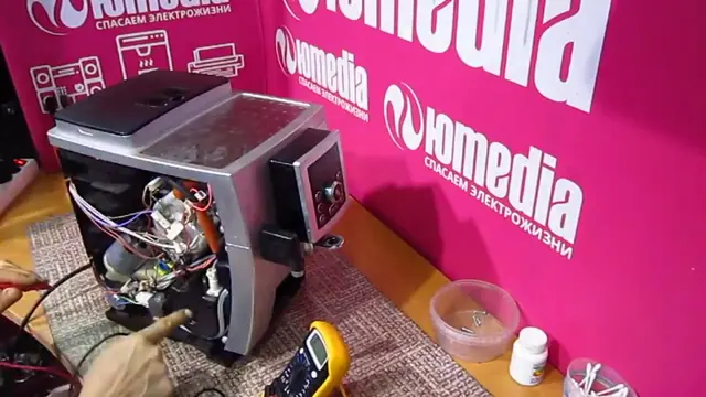Не греет воду кофемашина DeLonghi и мигает индикатор